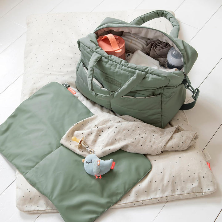 Done by Deer Gesteppte Wickeltasche - Wickelunterlage und zwei Haken für den Kinderwagen enthalten -