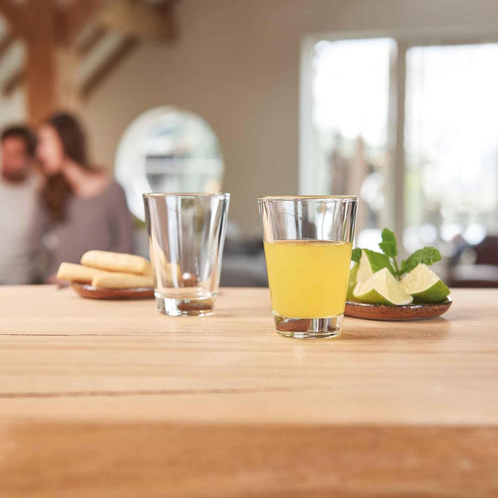 Leonardo Ciao Schnaps-Gläser, 12er Set, spülmaschinengeeignete Shot-Gläser, Schnaps-Becher aus Glas,