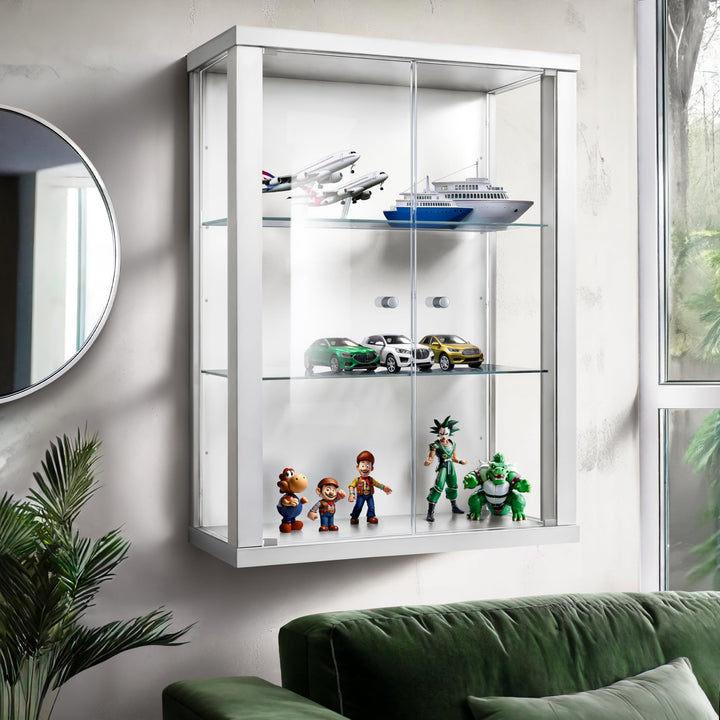K-Möbel Hängevitrine Glas in Weiss (80x60x25 cm) mit 2 höhenverstellbaren Glasböden - Modellauto - V