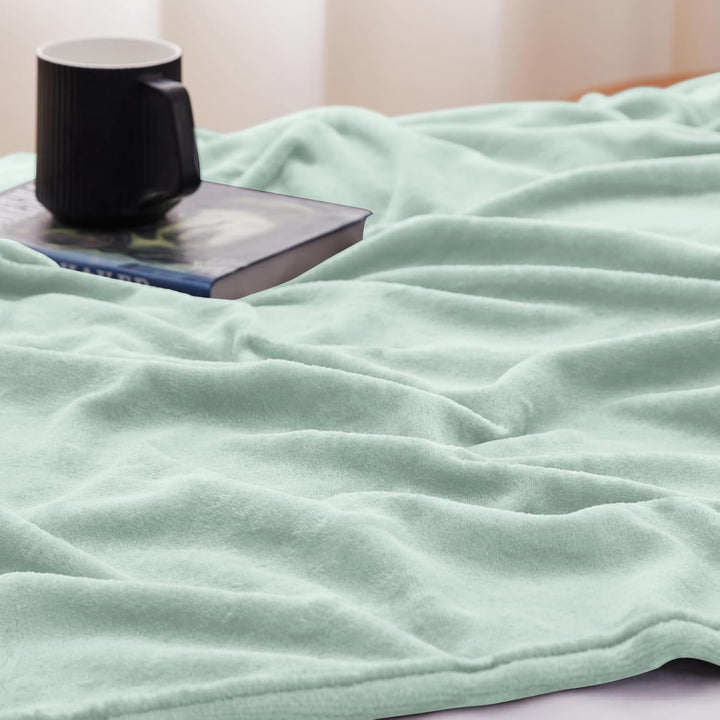 WAVVE Kuscheldecke Flauschig Decke Fleecedecke - Sofadecke 230x270 cm Wohndecke Couchdecke, Salbei G