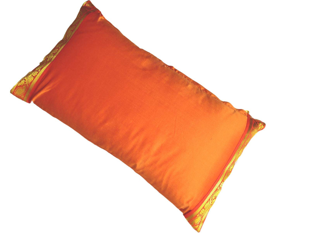 Yoga United Kissen mit Decke - Orange