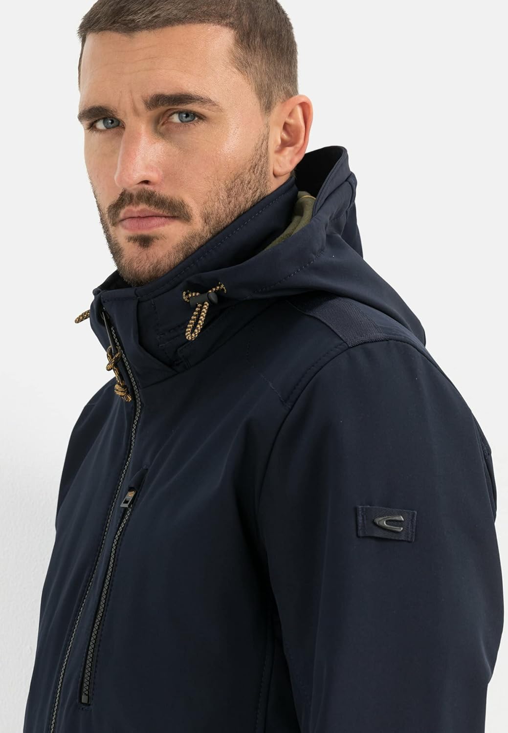 camel active Herren wind- und wasserabweisende Softshell-Jacke mit abnehmbarer Kapuze 25 Dunkelblau,