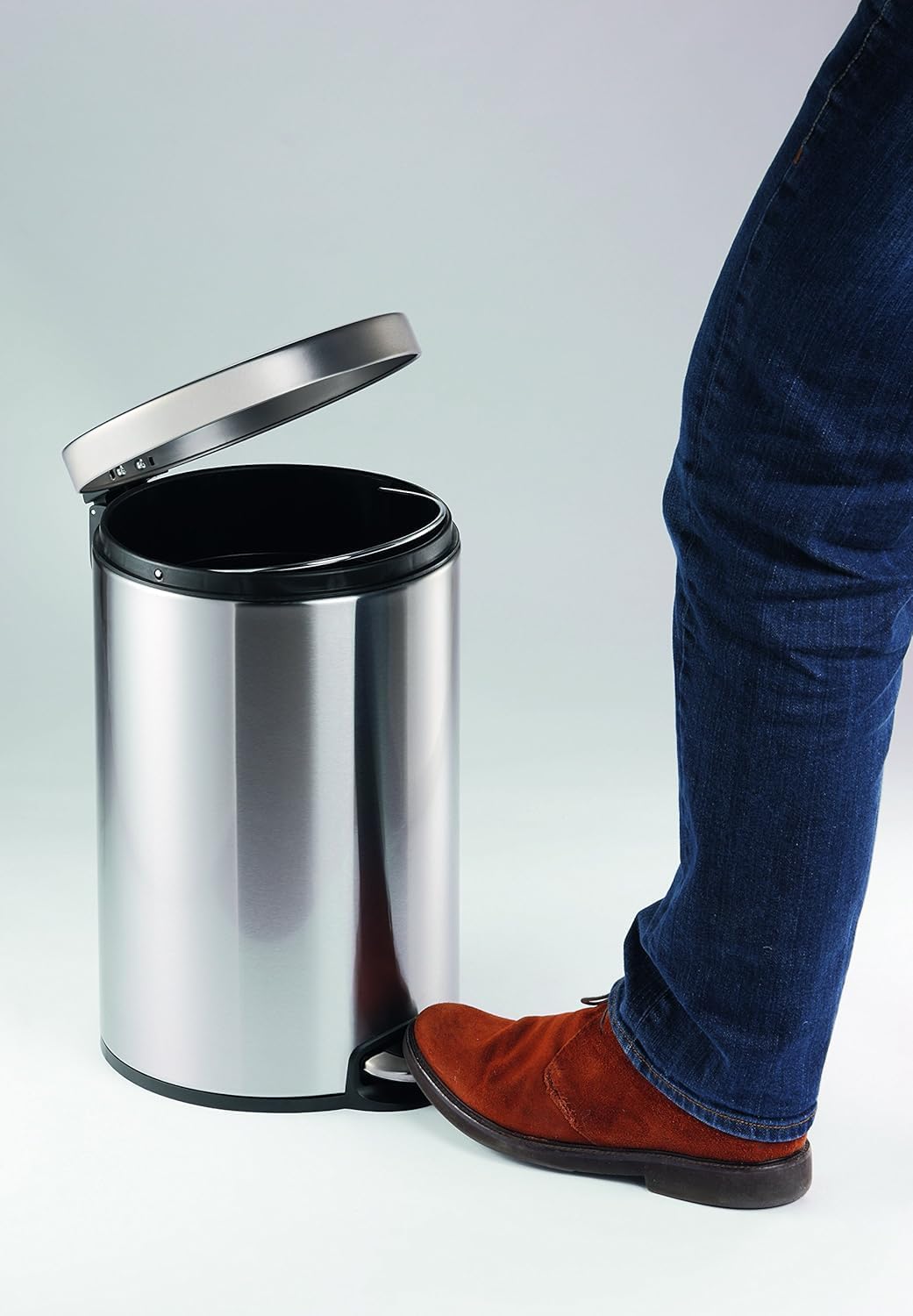 Durable Treteimer Edelstahl rund 5, mit Absenkautomatik und herausnehmbaren Inneneimer 5 L, 1 Stück,