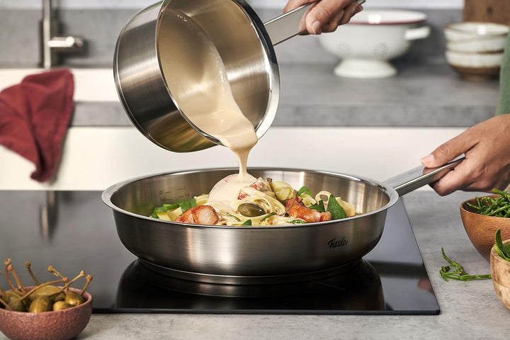 Fissler Original-Profi Collection/Edelstahl-Pfanne (Ø 28 cm) Stielpfanne mit Innen-Skala, novogrill