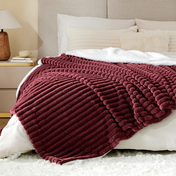BEDELITE warme Decke Sherpa Kuscheldecke Flauschig Burgund XXL 220x240 | dicke Deko Fleecedecke, Cor