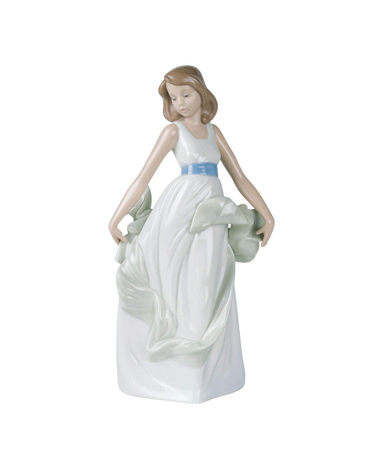 NAO Walking On Air Porzellanfigur