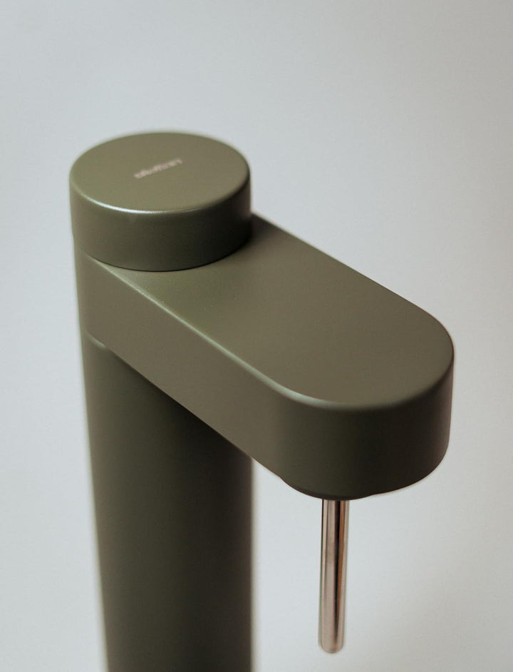 Stelton Brus Wassersprudler mit Flasche, Premium Carbonator für Wasser mit CO2 - Einstellbare Sprude
