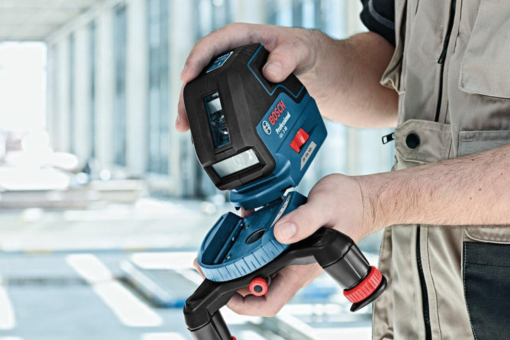 Bosch Professional Linienlaser GLL 3-50 (roter Laser, für innen, Arbeitsbereich: 10 m, 4 x AA-Batter