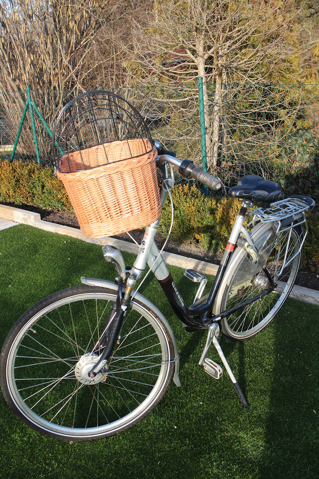 Marcus Hundefahrradkorb für Fahradlenker aus Weide mit Metallgitter und Kissen XL oder XXL Natur Wei