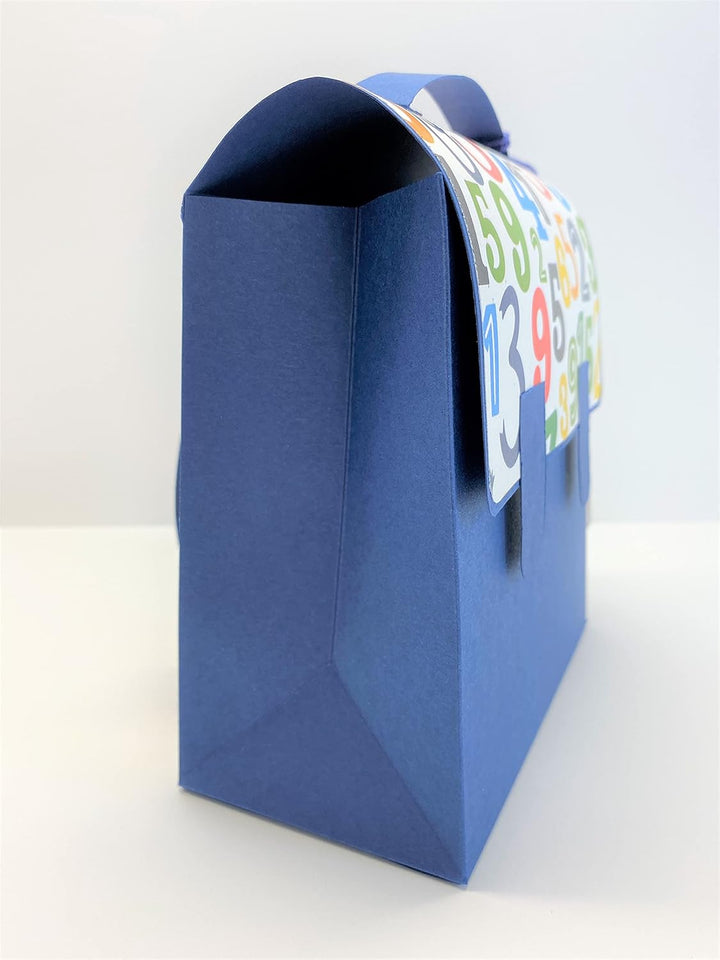 Generisch Schulranzen aus Karton 14,5 x 16 x 7,5 cm