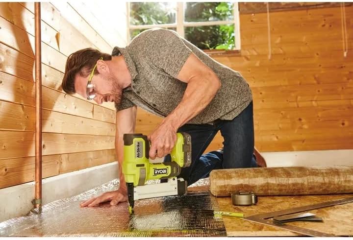 Ryobi Akku-Tacker R18S18G-0 (mit 500 Klammern, ohne Akku und Ladegerät, LED-Beleuchtung, Auslösesich
