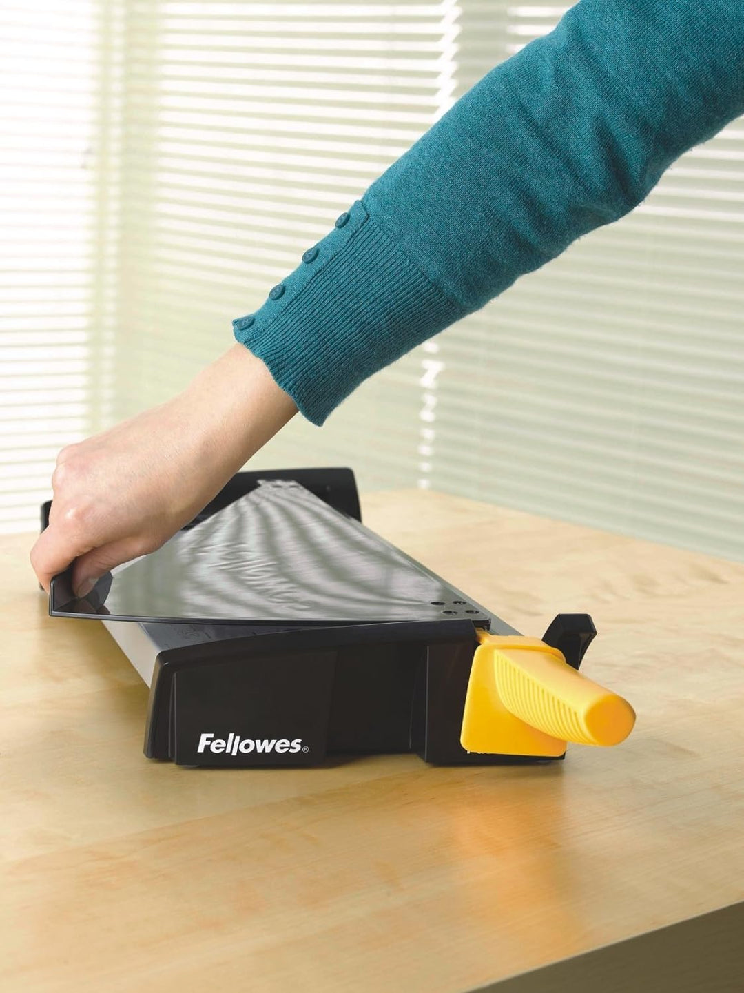 Fellowes Kleinbüro Hebelschneidemaschine Fusion A4 schwarz/metallic, A4