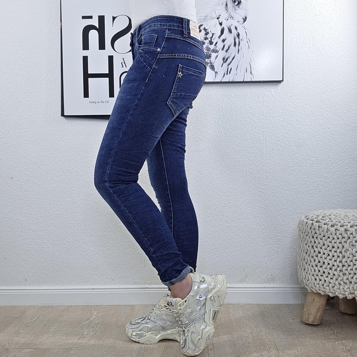 Jewelly Stretch Jeans| im Baggy Boyfriend Schnitt| Damen Hose mit dekorativer Knopfleiste| Perfekter