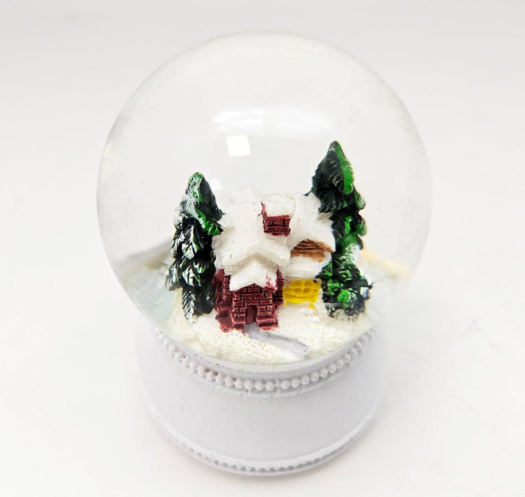 3 süsse Mini-Schneekugeln Winter und Weihnacht | Durchmesser 45mm - Sockel weiss Nostalgie | 20264ab