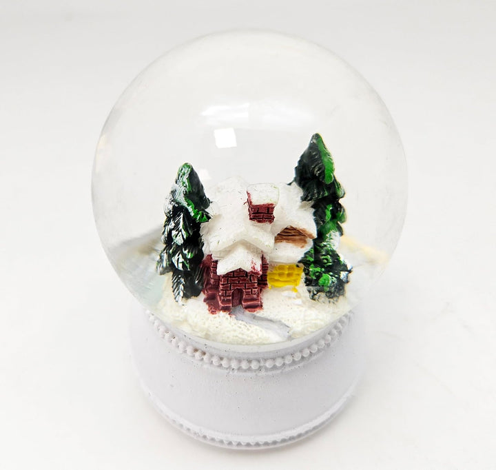 3 süsse Mini-Schneekugeln Winter und Weihnacht | Durchmesser 45mm - Sockel weiss Nostalgie | 20264ab