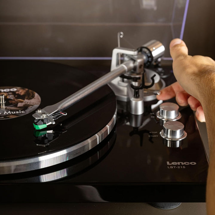 Lenco LBT-215BK - Plattenspieler mit Bluetooth® und einem Metall-Plattenteller, Tonarm und Gegengewi