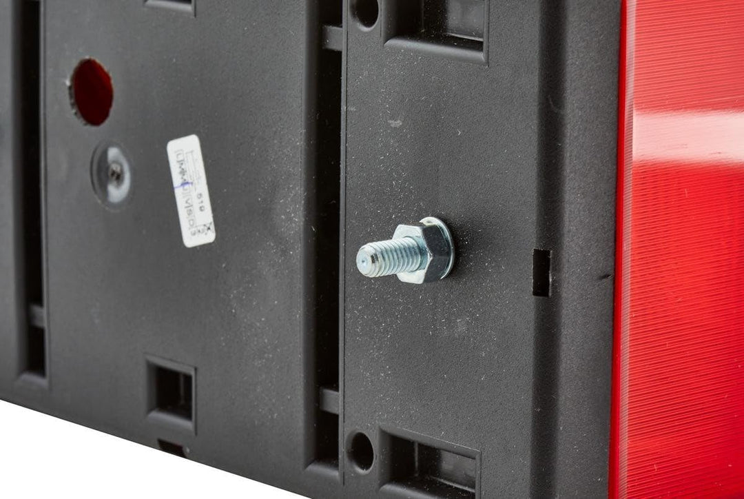 HELLA Rückleuchte - Glühlampe - 12V - Anbau - ECE - Lichtscheibenfarbe: rot - Stecker: Flachstecker