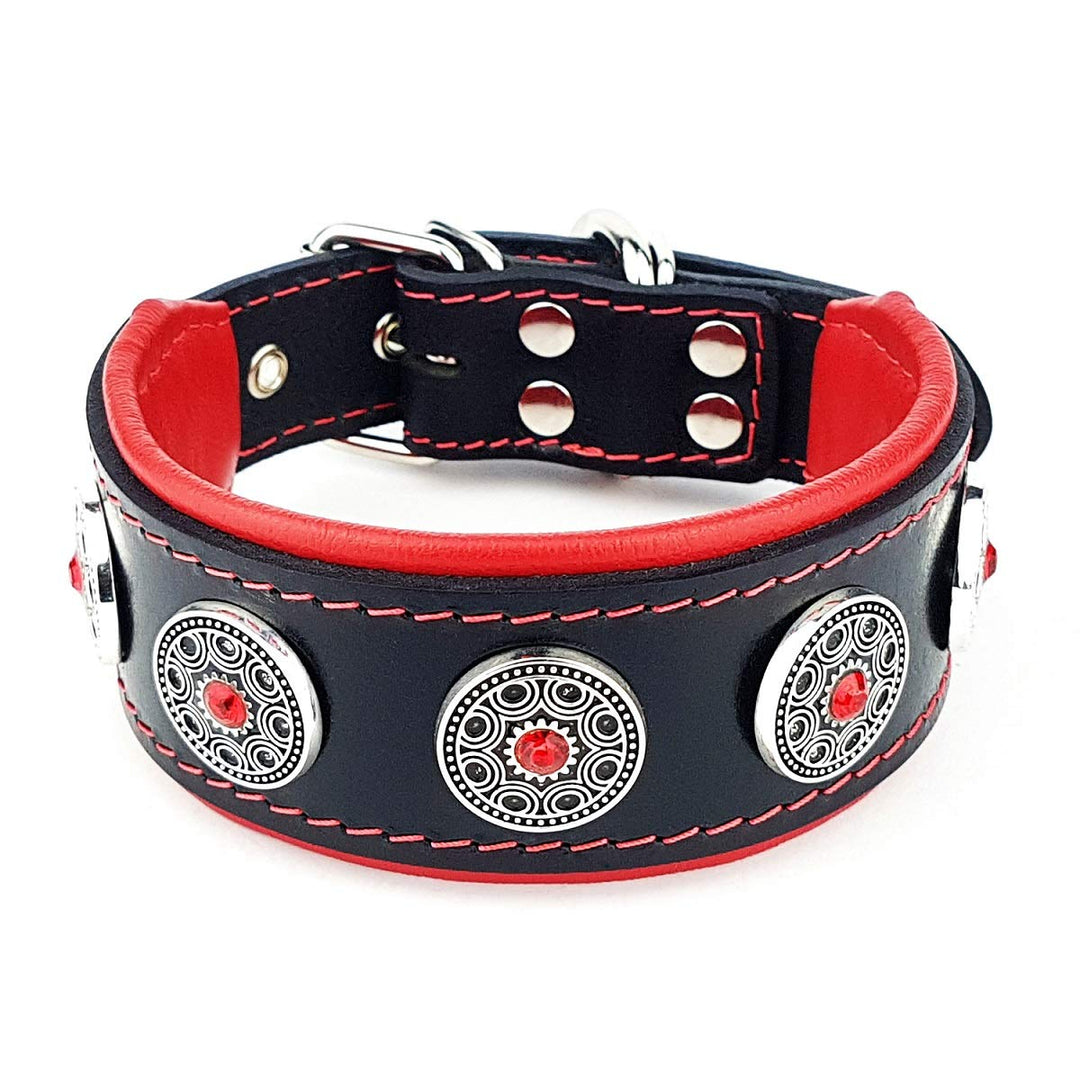 Bestia Bijou Hundehalsband mit Zierconchos. 100% Leder. Weich gepolstert. Handgefertigt in Europa! L