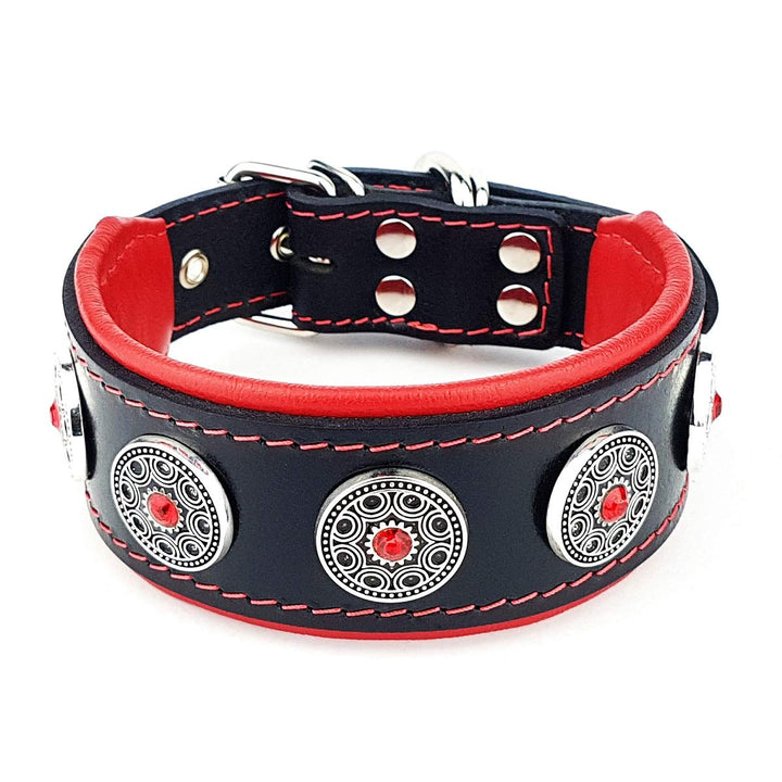 Bestia Bijou Hundehalsband mit Zierconchos. 100% Leder. Weich gepolstert. Handgefertigt in Europa! L