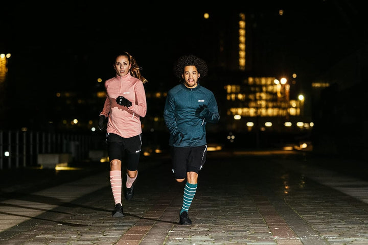 CEP – NIGHTTECH Calf Sleeves Redesign für Herren | Bunt reflektierende Beinstulpen REFLECTIVE - Neon