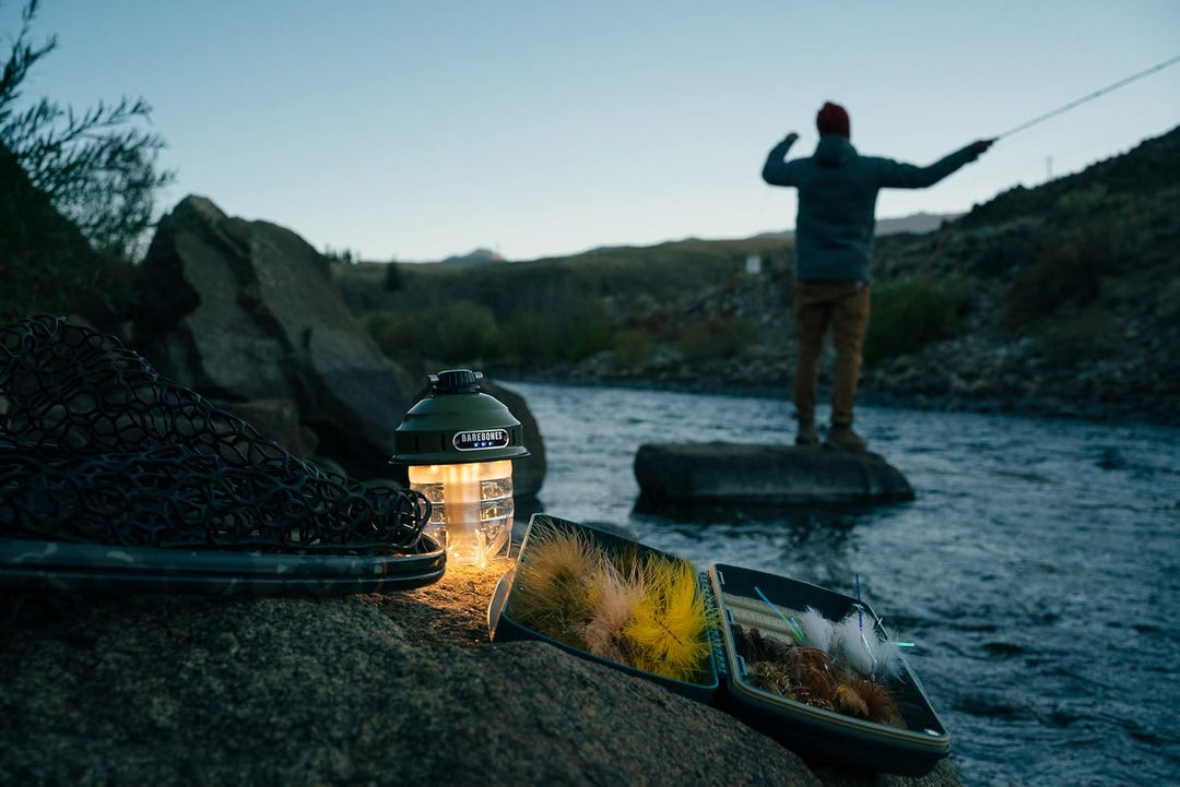 Barebones Beacon Hängeleuchte – Wiederaufladbare Camping-Laterne mit USB-LED-Licht – Hängende Latern