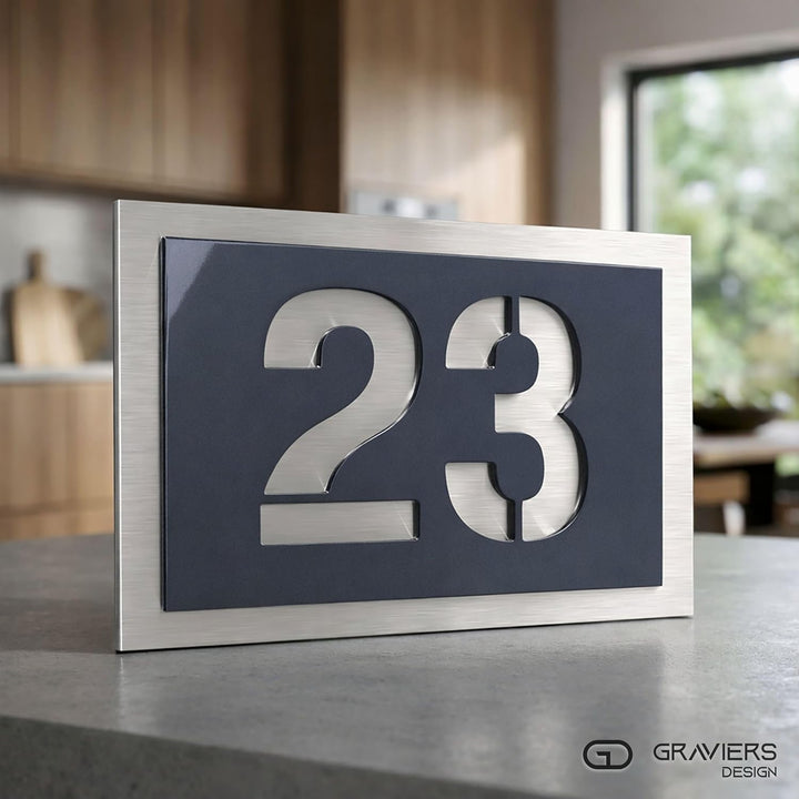 Graviers Design Hausnummer aus V2A Edelstahl 380x264mm - Anthrazit Metallic - Wetterfest Rostfrei In