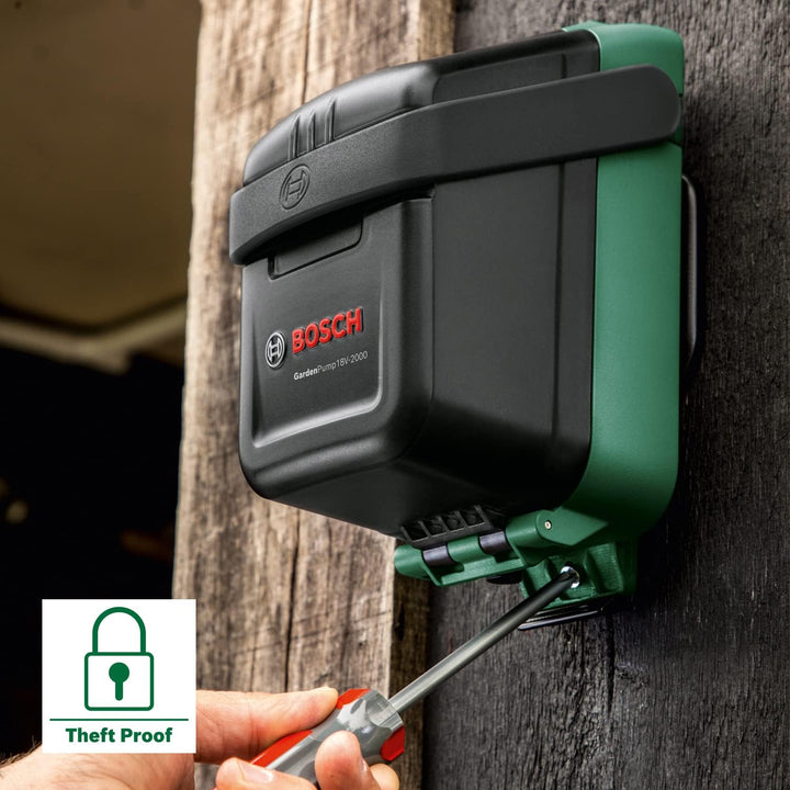 Bosch GardenPump 18V-2000 Tauchpumpe mit Akku und Ladegerät | Für offene Regenwassertanks und Tanks