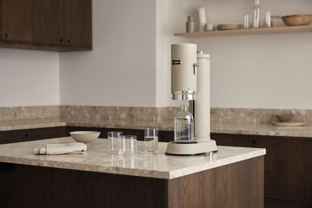 Aarke Carbonator Pro, Wassersprudler mit Glasflasche, Sand Finish, Sand