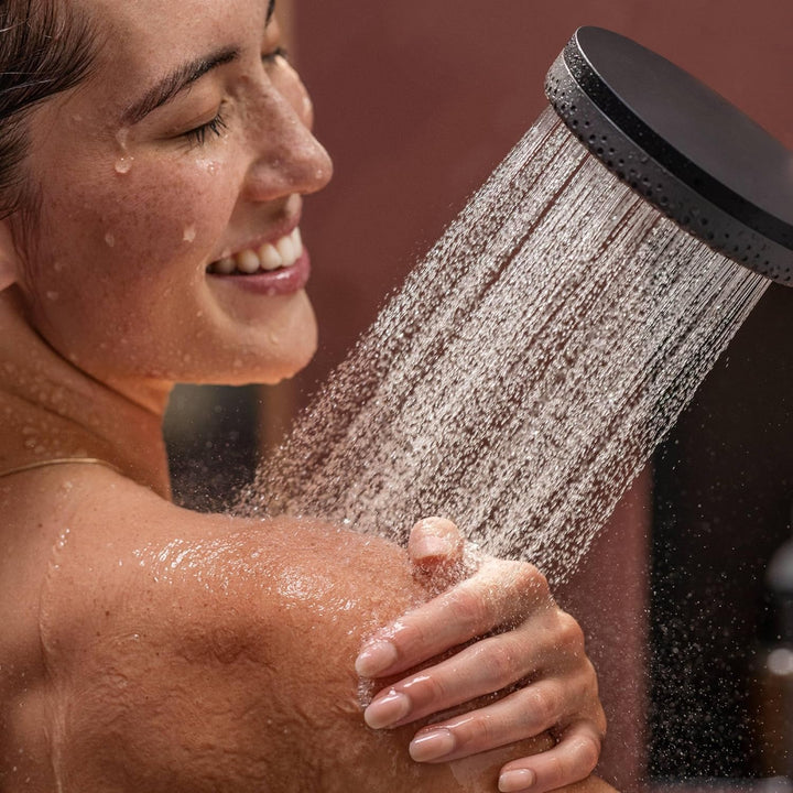 hansgrohe Raindance Alive Select S - wassersparender Duschkopf 5,7 l/min (EcoSmart+), Handbrause mit