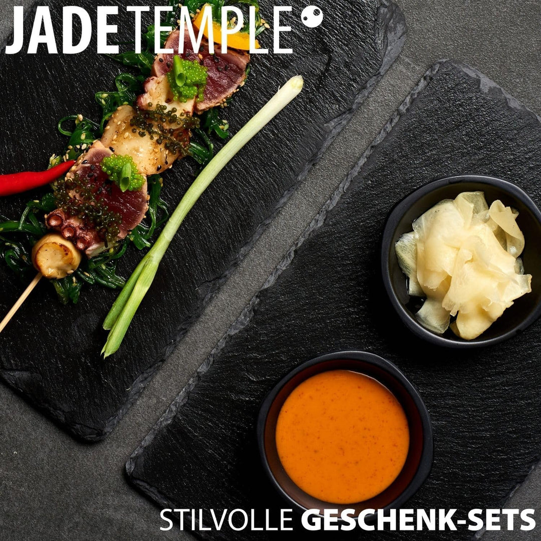 JADE TEMPLE Sushi Set für Zwei Personen - Holz, Schwarz, Schieferbrett, Schale, Bank, Essstäbchen