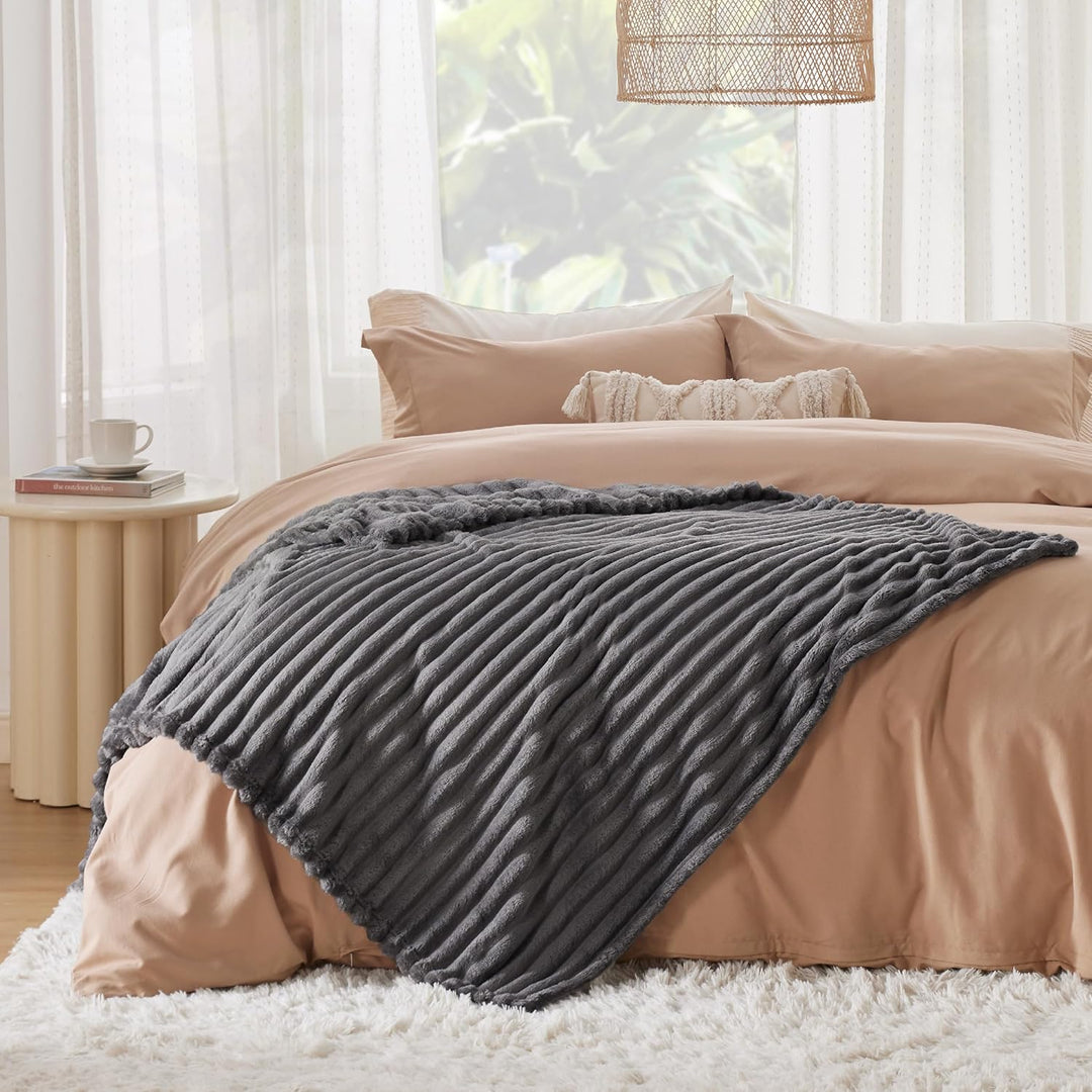 Bedsure Kuscheldecke Flauschig Decke Fleecedecke – Weiche Warme Grobe Korddecke Gemütlicher Überwurf