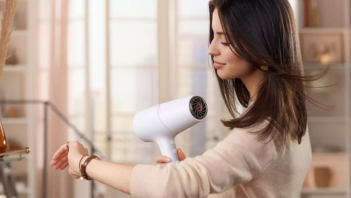 Philips Haartrockner der Serie 5000 mit ThermoShield Technologie, 3 Heiz- und 2 Geschwindigkeitsstuf