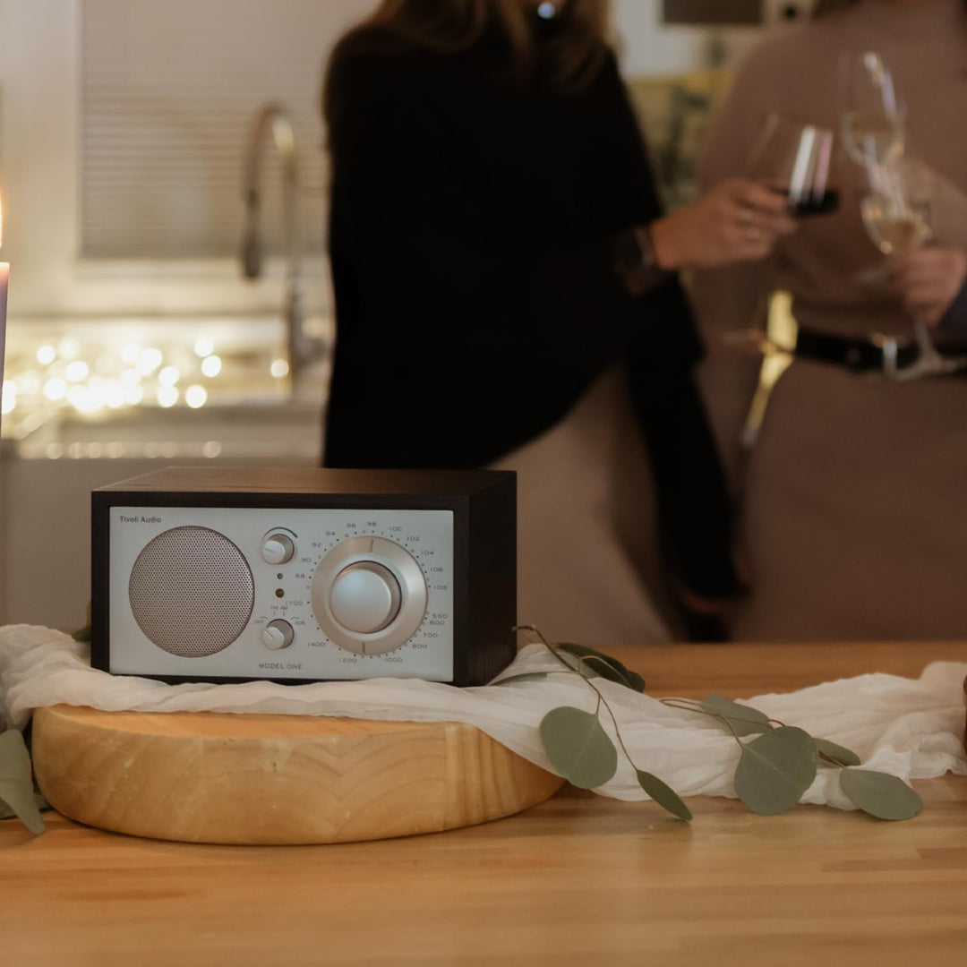 Tivoli Audio Model One UKW-/MW-Radio (Schwarz / Silber), Schwarz / Silber