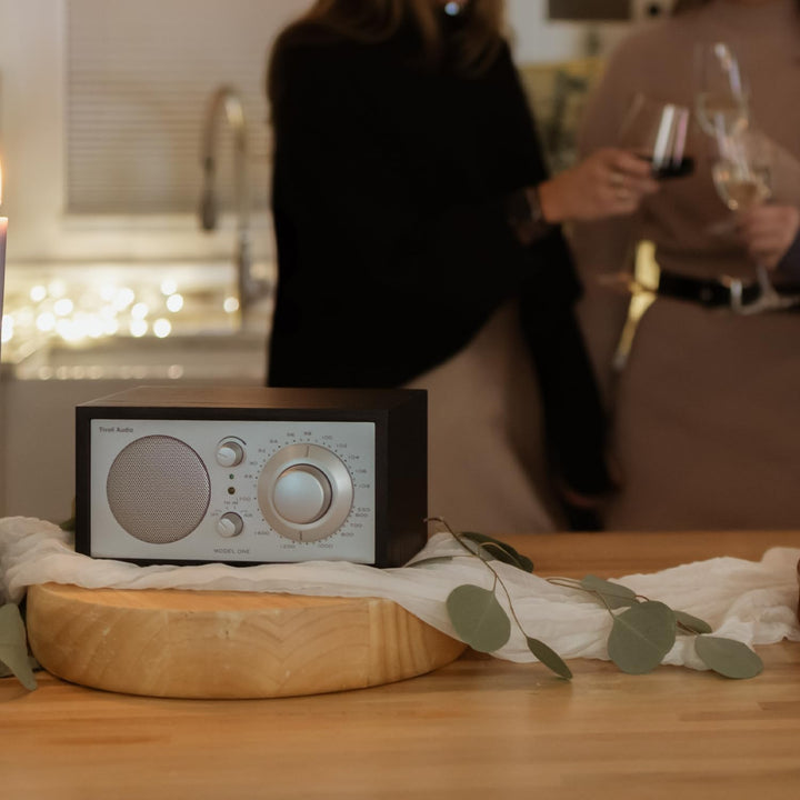 Tivoli Audio Model One UKW-/MW-Radio (Schwarz / Silber), Schwarz / Silber