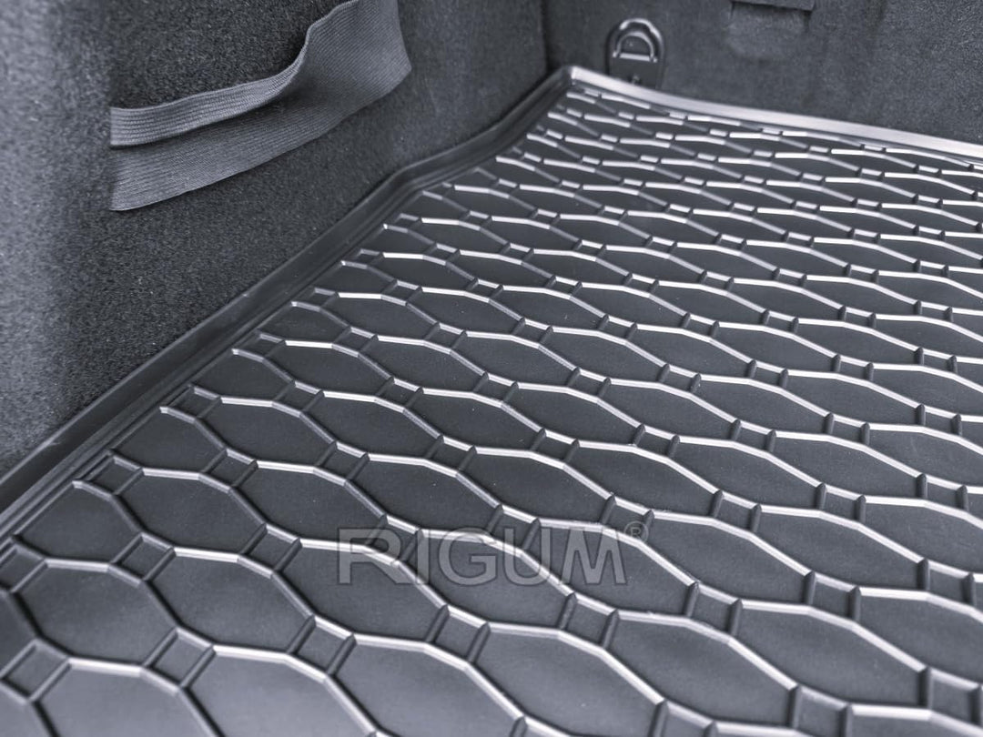 Passgenaue Kofferraumwanne und Gummifussmatten geeignet für Peugeot 2008 ab 2013 + Gurtschoner