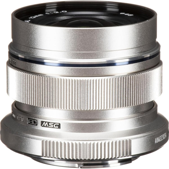 Olympus 12 mm f/2.0 Objektiv silber, silber