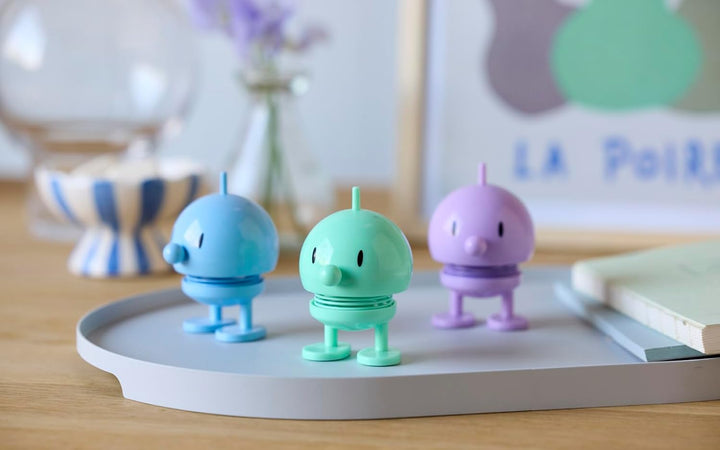 Hoptimist Bumble, Wackelfigur Deko Skandinavisch, Deko Wohnzimmer, Schreibtisch Deko, Büro Gadgets,