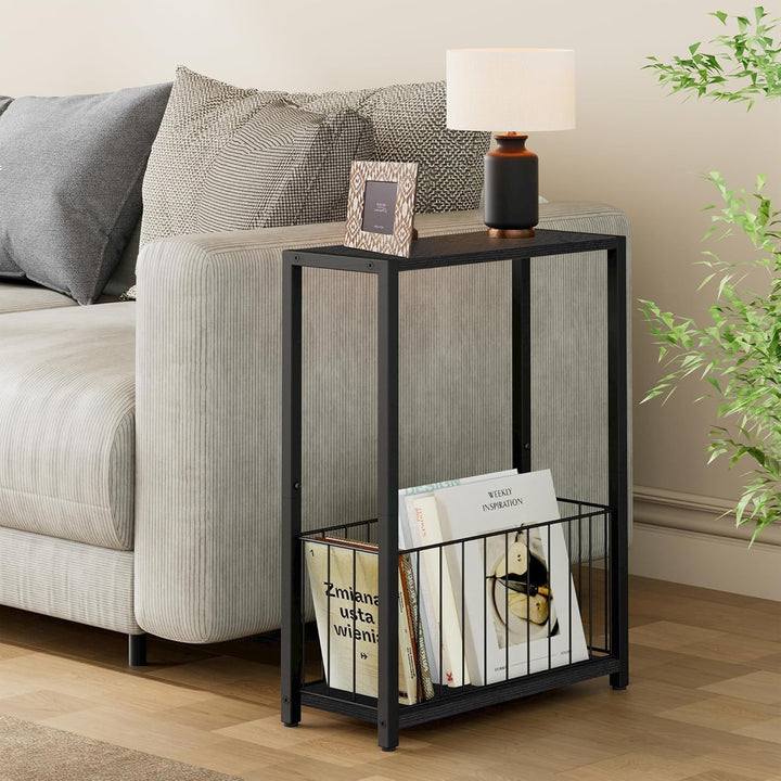 Schmaler Beistelltisch mit Zeitschriftenhalter, Schwarz | Eisenrahmen und MDF-Platte, 18 x 43 x 60 c