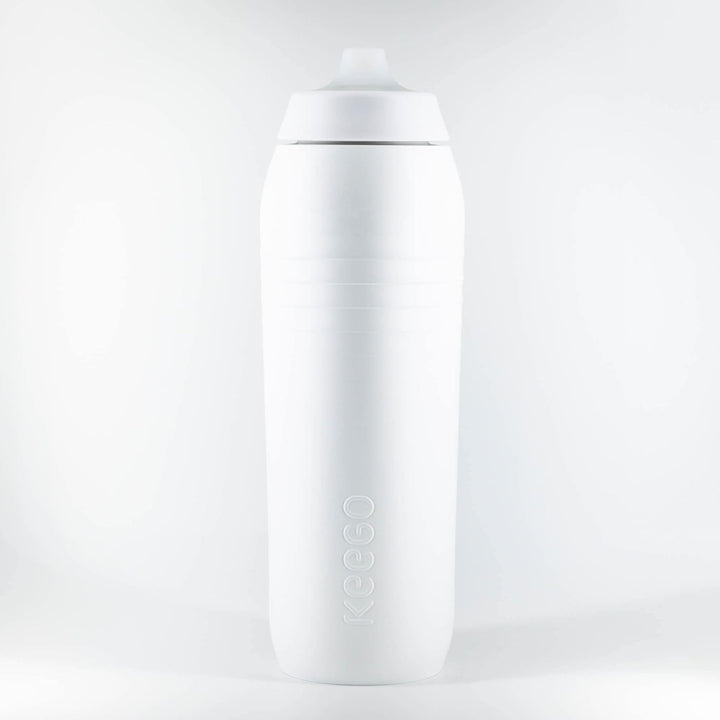 KEEGO | Die Evolution der Sportflasche | Elastisches Titan | Schützt vor Plastik im Wasser | Leicht