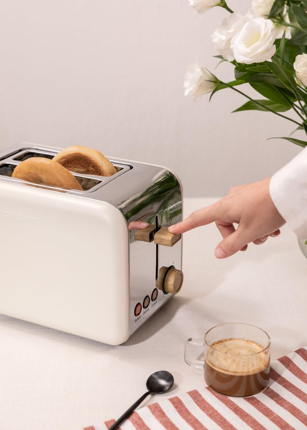 CREATE/TOAST RETRO/Toaster Cremeweiss / 6 Leistungsstufen, Krümelschublade, Thermostat, Auftauen, Au