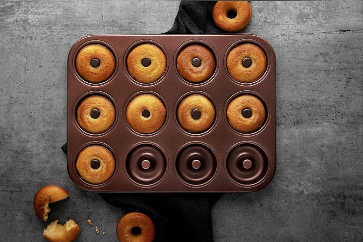 Sallys 12er Donutform. Donutform mit spezielle Antihaftbeschichtung (PFAS- und PTFE-frei), Abgekupfe