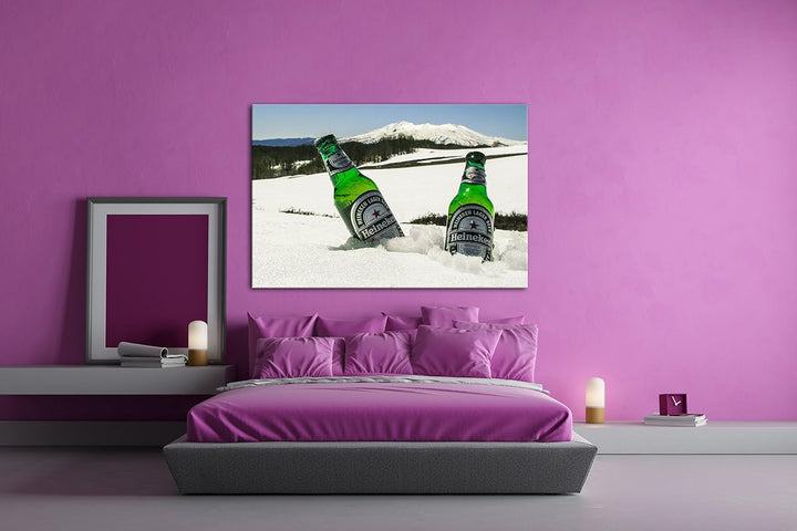 deyoli zwei eiskalte Biere im Schnee Format: 80x60 als Leinwandbild, Motiv fertig gerahmt auf Echtho
