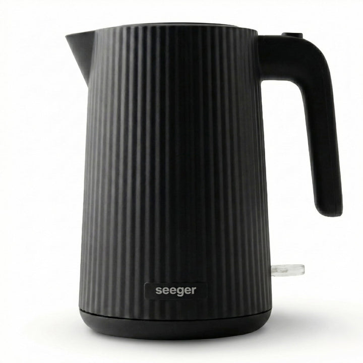 Seeger Wasserkocher, 1,7L, Mikro-Sieb-Filter, BPA-Frei, 2200W, 360° drehbarer Sockel, Schwarz, SGR10