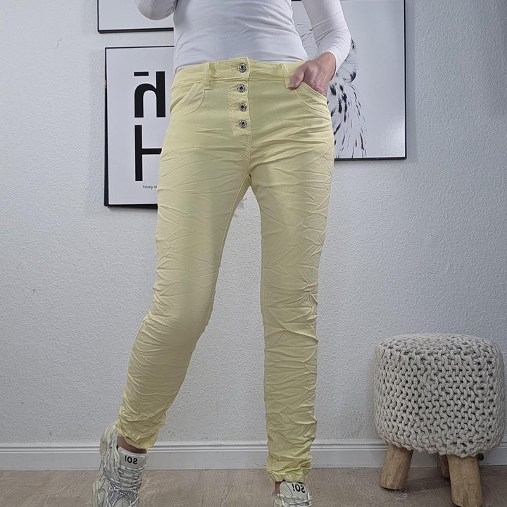 Jewelly Stretch Jeans| im Baggy Boyfriend Schnitt| Damen Hose mit dekorativer Knopfleiste| Perfekter