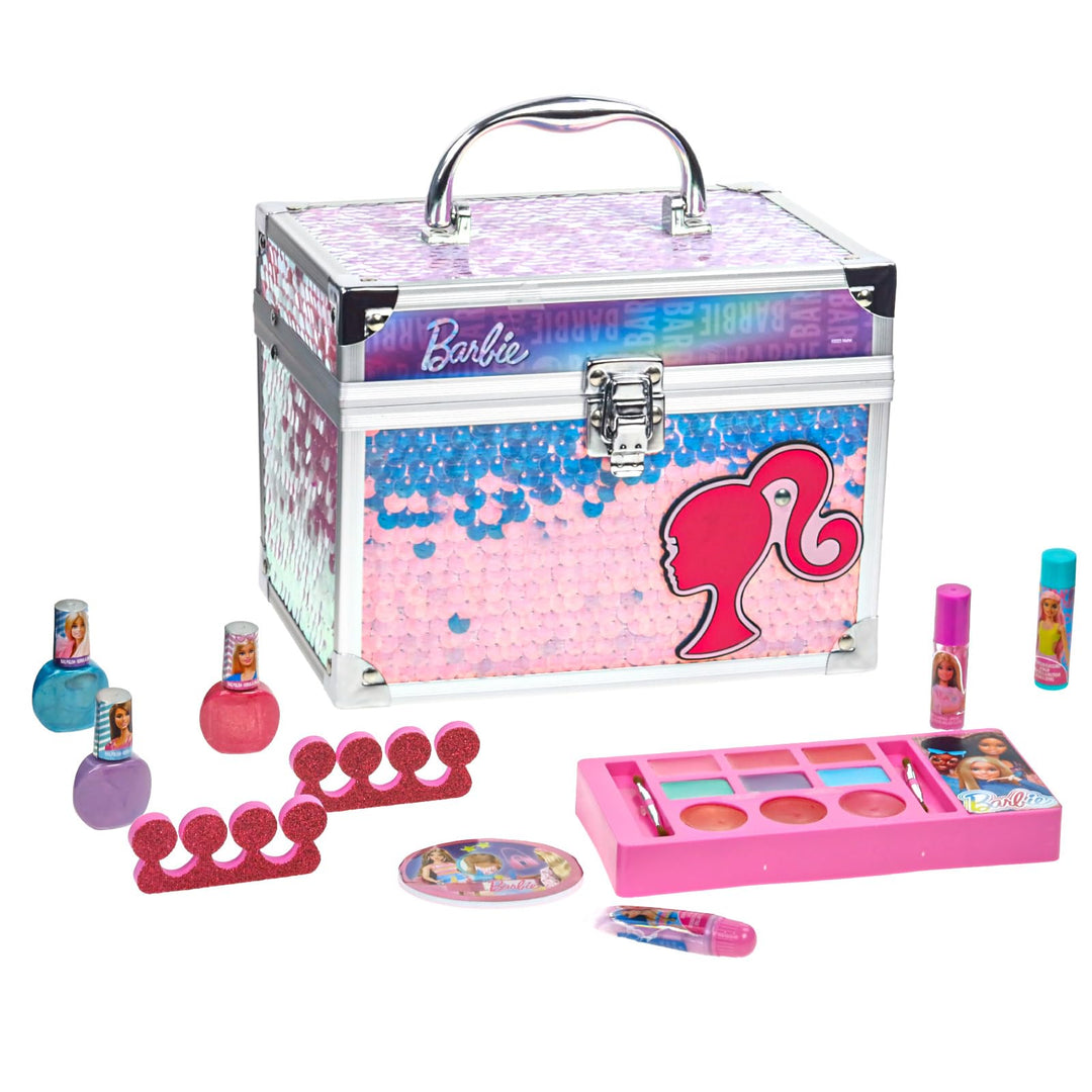 Barbie mädchen in kinder-make-up, ein wasche-paket, ein geschenk Von barbie, eine puppe, schminknumm
