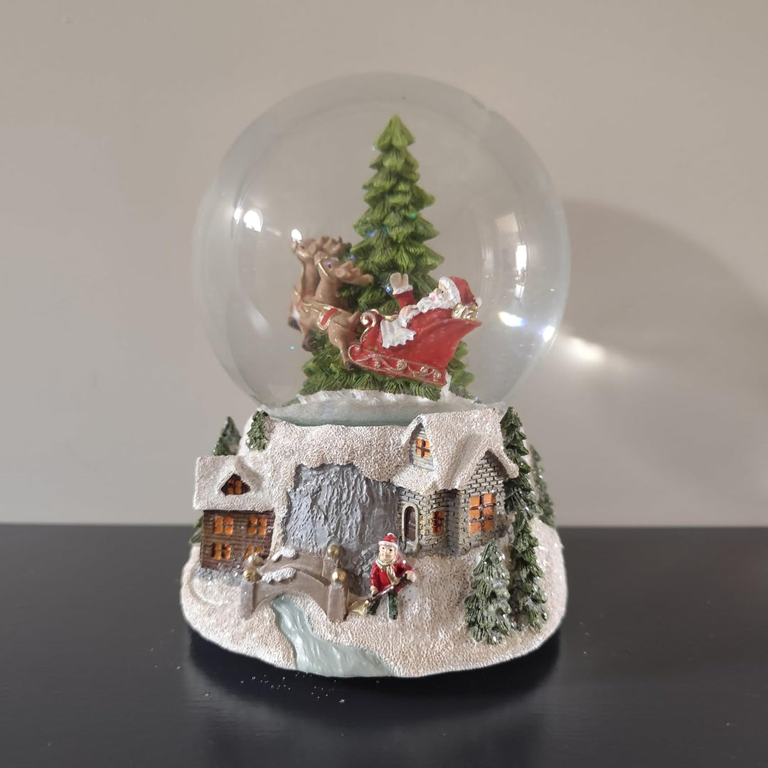 Heaven Sends Schneekugel mit Weihnachtsmann-Schlitten, 13 x 13 x 17,1 cm, Weiss