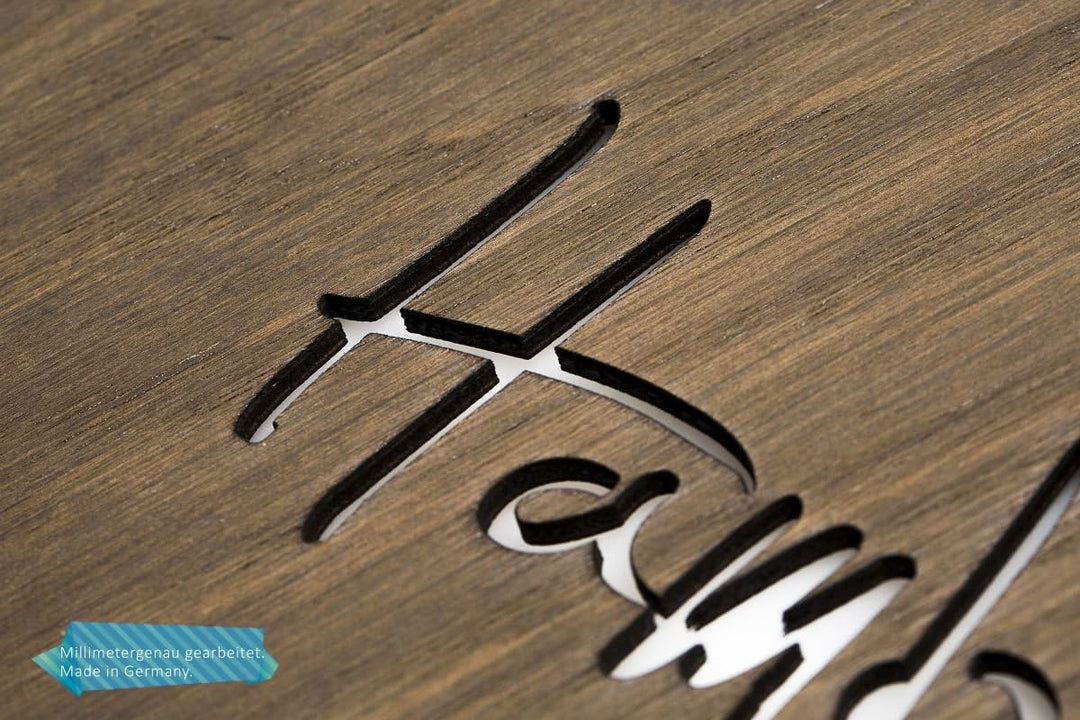 GRAVURZEILE Skyline Schalke Wanduhr aus geräuchertem Eichen-Holz - Design Uhr aus Echtholz - Origine