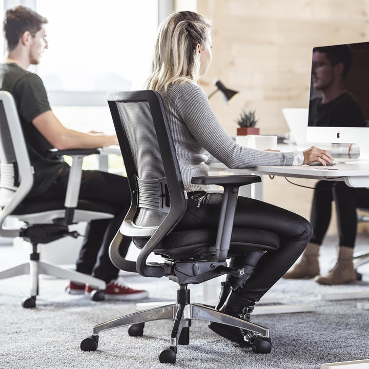 Yaasa Chair Ergonomischer Bürostuhl, Schreibtischstuhl mit Lordosenstütze, 3D-Armlehnen und Einstell