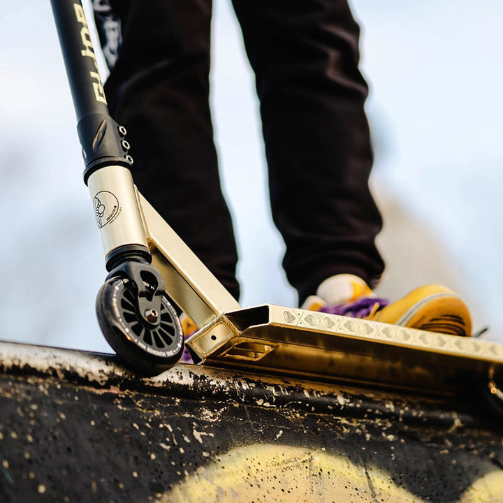 Movino Stunt Scooter Stunt Roller Kickscooter Professioneller Freestyle Roller Trick Roller ABEC 9 K