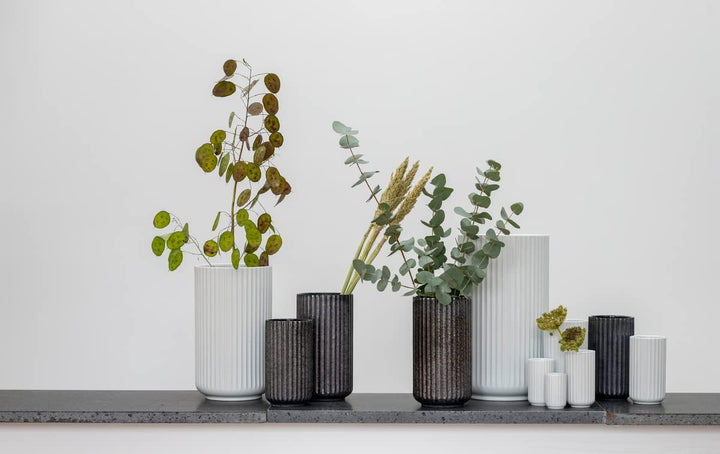 DANMARK LYNGBY Lyngbyvase aus Porzellan, hohe Vase mit Rillen, Zylinder Blumentopf in Hellgrau, 20.5